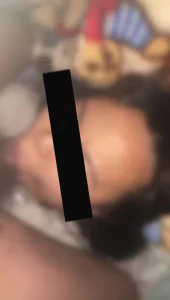 骚妻吃大鸡巴，缺个人操她骚逼