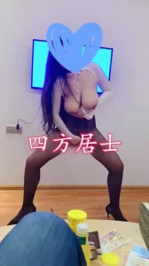 巨乳母狗的多人群P调教（2）